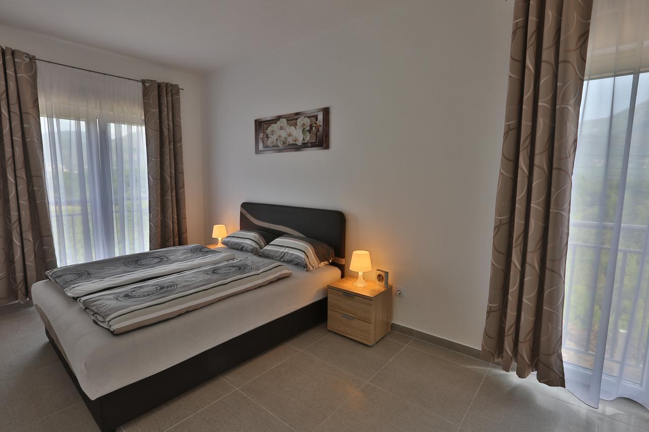 Kristina Apartments Tivat Exteriér fotografie